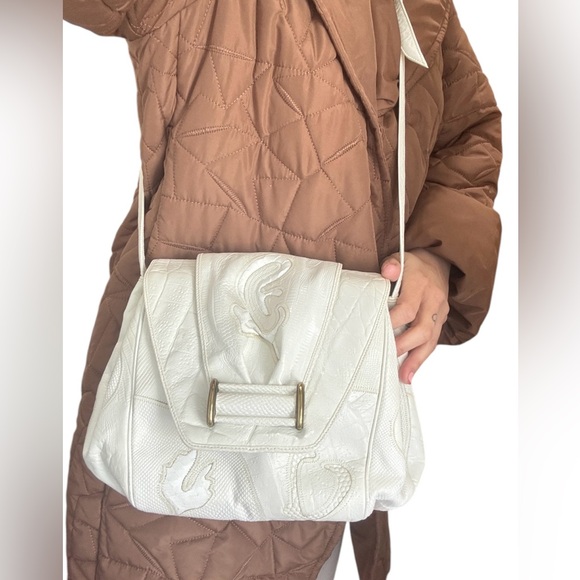 Sharif Vintage Leather Crossbody Bag - Picture 2 of 15